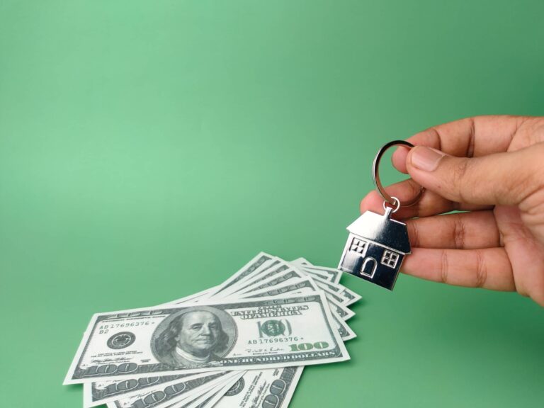 Mortgage vs. Cash Offers—Which is Better for Sellers?