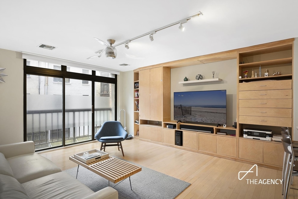 253 W 73rd St