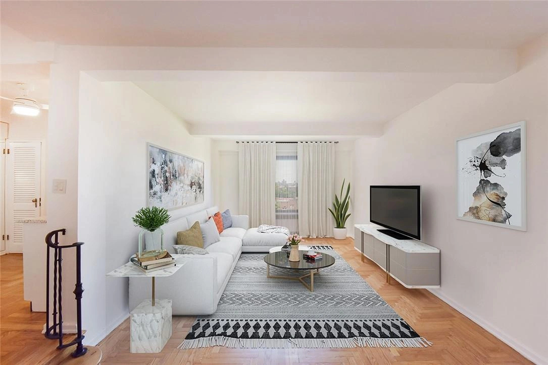 Manhattan living room with hardwood floors